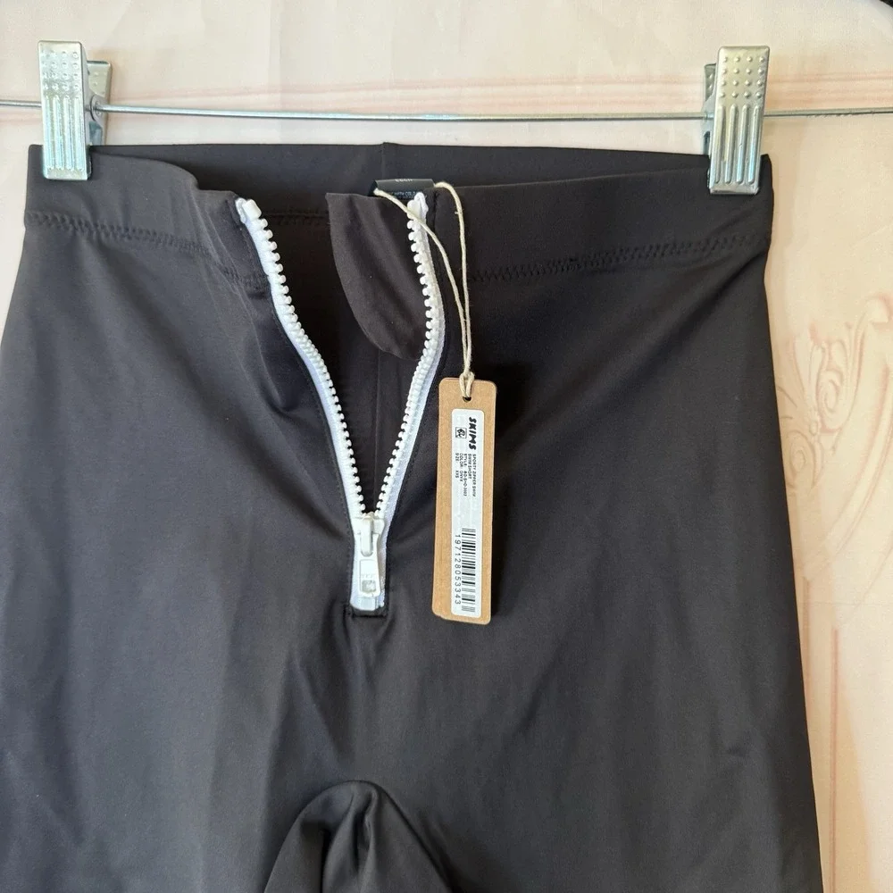 Skims Sporty Zipper Swim Short Size XXS Onyx Black NWT